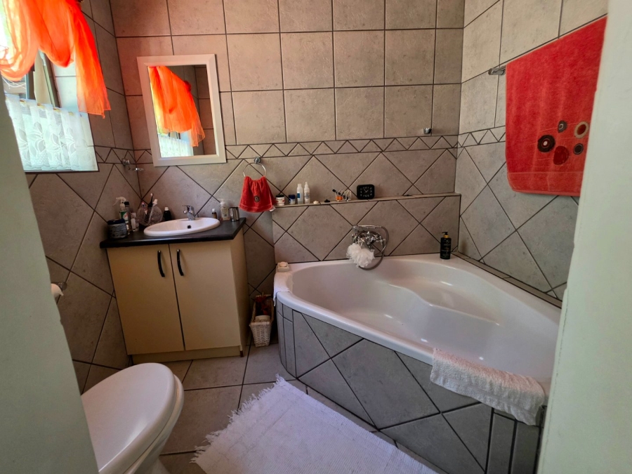 3 Bedroom Property for Sale in Upington Rural Northern Cape
